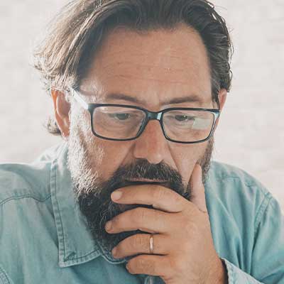 Jean, CGP à Paris, utilise Fees and You pour sécuriser l'avenir patrimonial de ses clients avec un logiciel performant